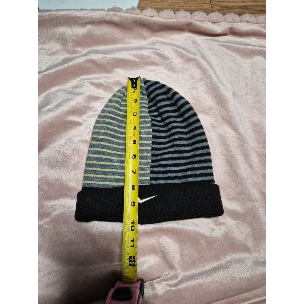 Nike‎ Wake Forest Beanie Reversable With Ventilation